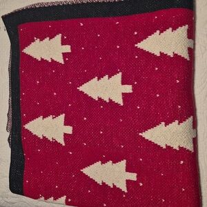 Mud Pie Tree designed blanket red with white trees dark green trim 62" x48" NWOT